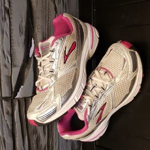 Brooks Womens Running Shoes Switch 2 Walking Pink Gray Sz 7